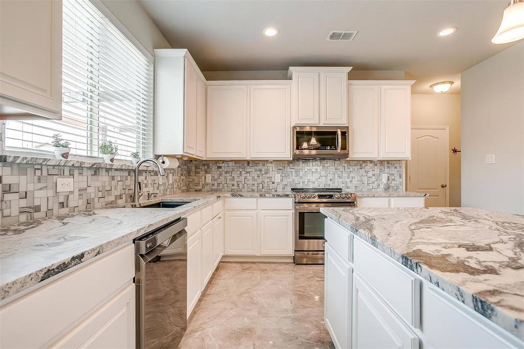 3129 Spotted Fawn Drive, Fort Worth, TX 76108