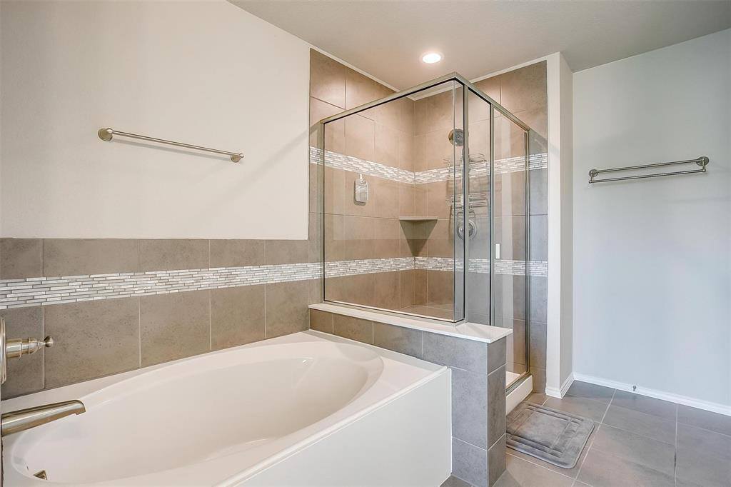 3129 Spotted Fawn Drive, Fort Worth, TX 76108