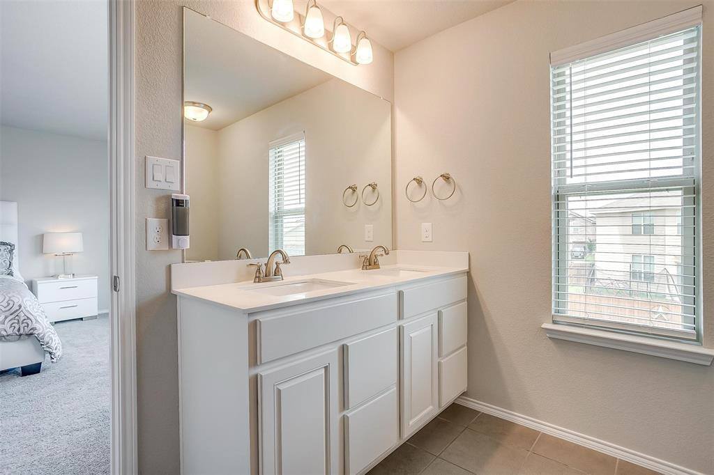 3129 Spotted Fawn Drive, Fort Worth, TX 76108