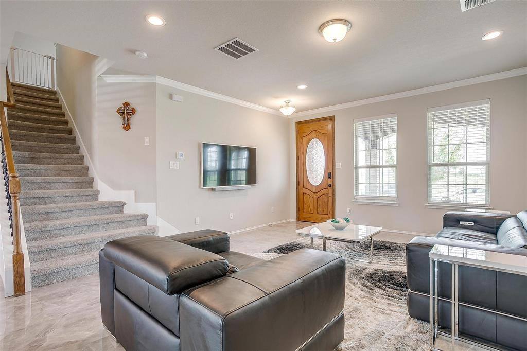 3129 Spotted Fawn Drive, Fort Worth, TX 76108