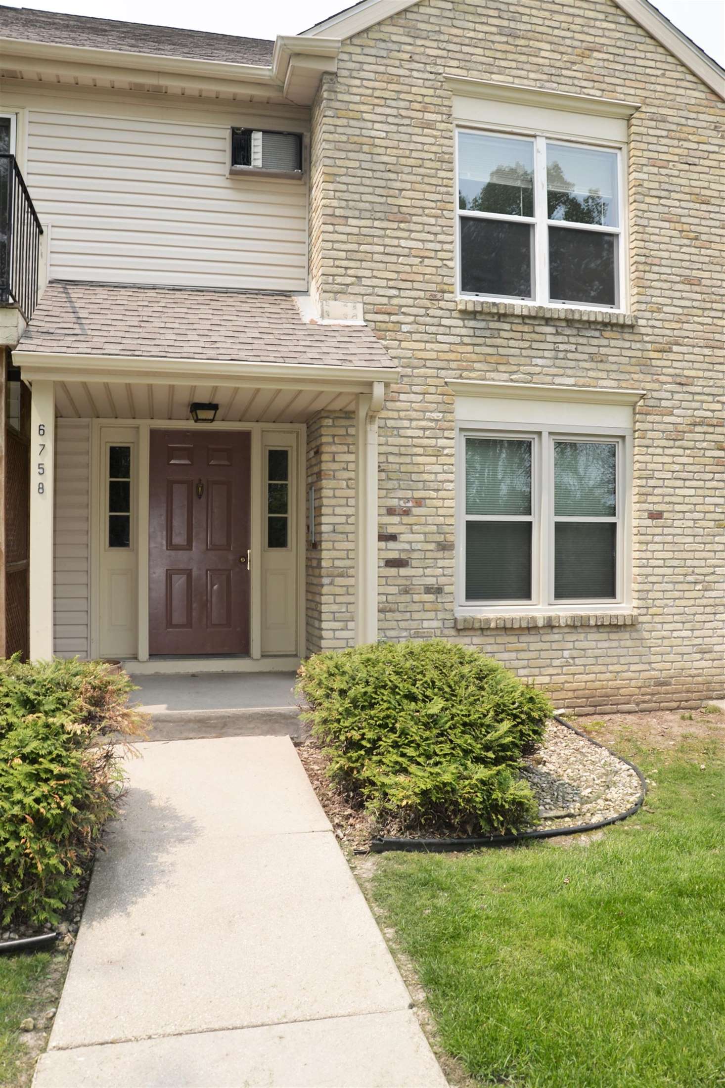 6758 Park Ridge Dr, Madison, WI 53719