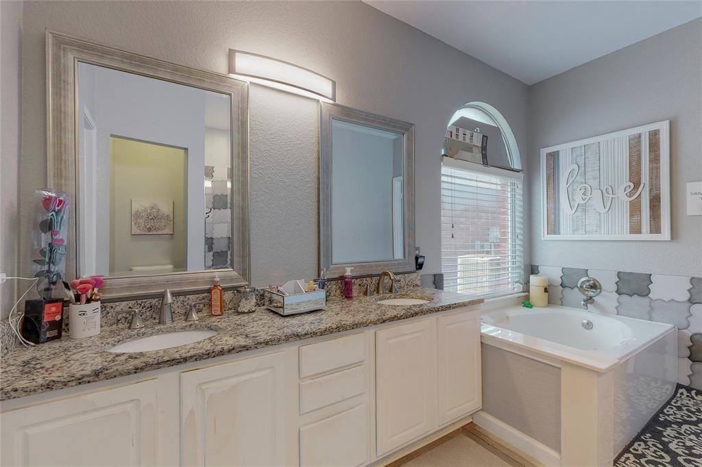 8421 Asheville Lane, Fort Worth, TX 76123