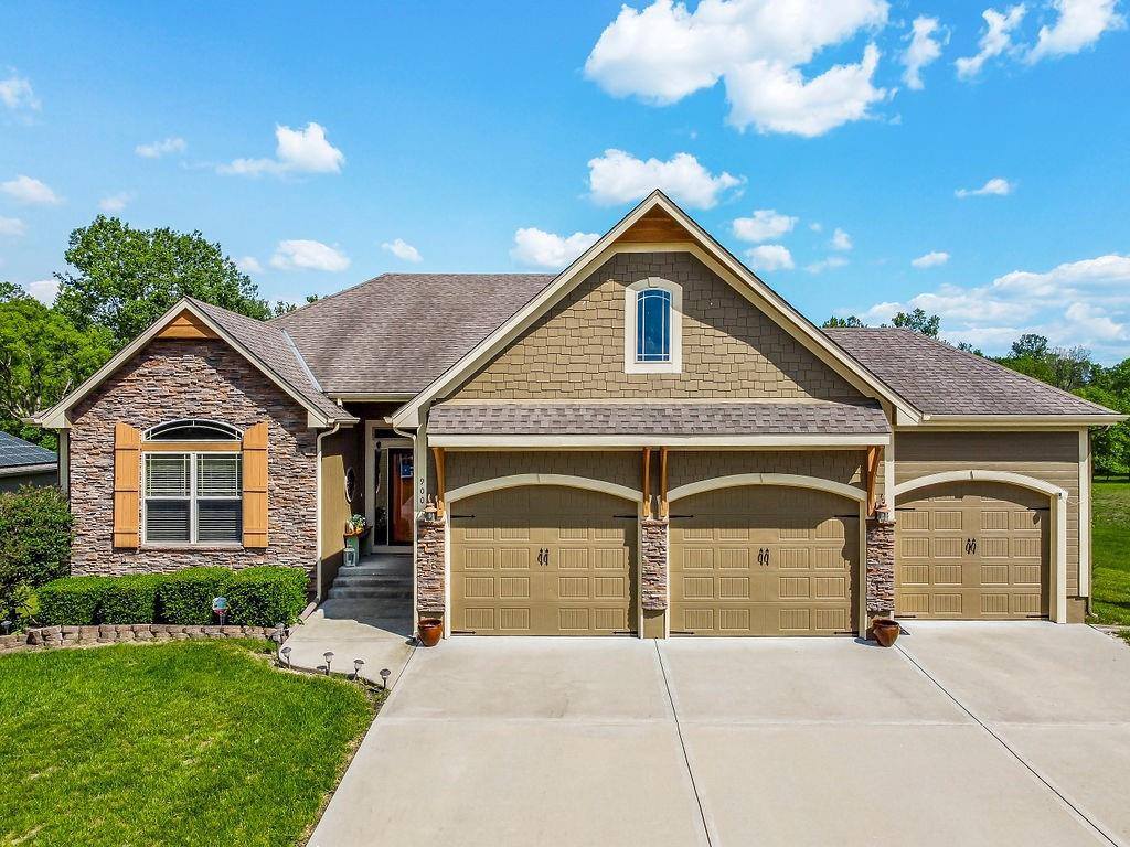 900 Buckeye Lane, Pleasant Hill, MO 64080