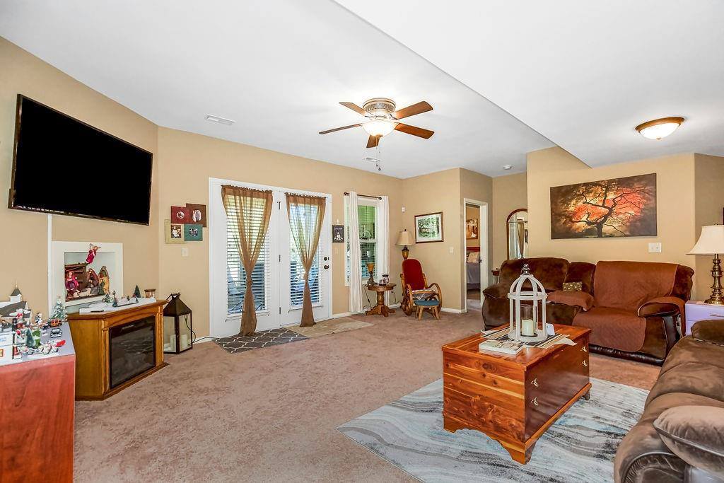 900 Buckeye Lane, Pleasant Hill, MO 64080