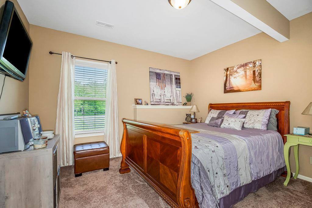 900 Buckeye Lane, Pleasant Hill, MO 64080