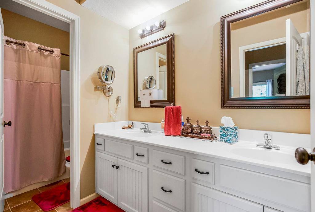 900 Buckeye Lane, Pleasant Hill, MO 64080