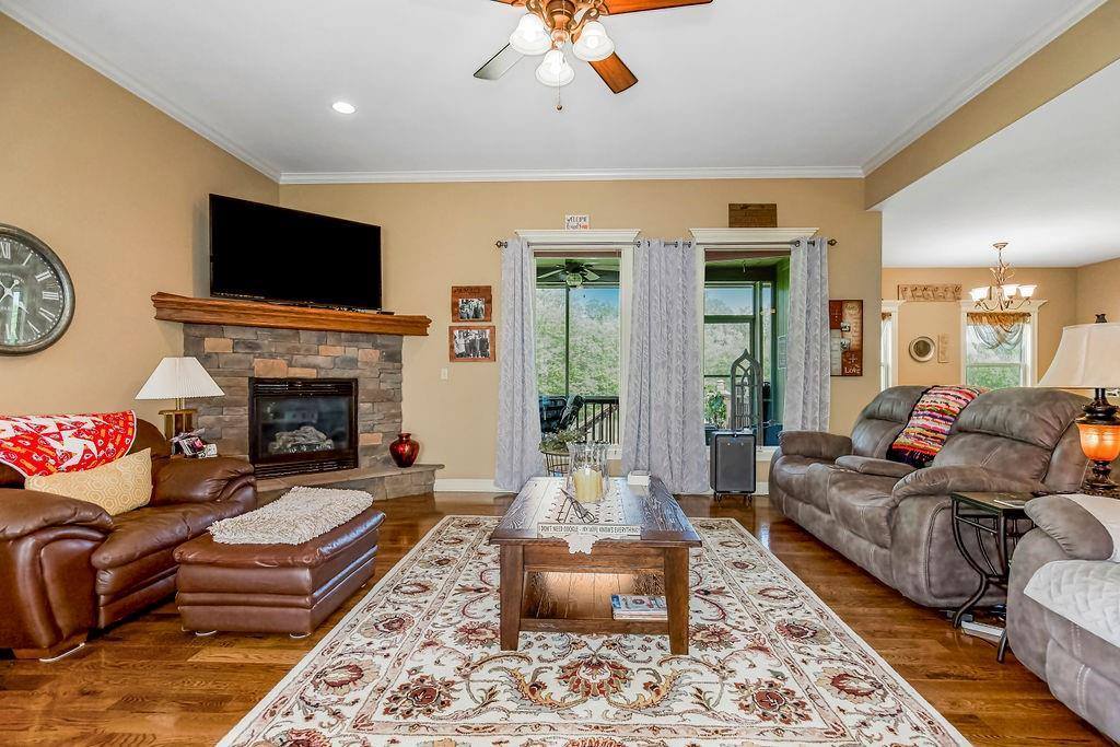 900 Buckeye Lane, Pleasant Hill, MO 64080