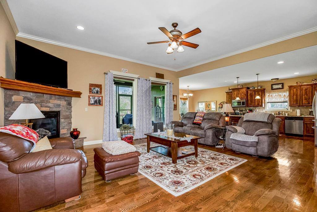 900 Buckeye Lane, Pleasant Hill, MO 64080