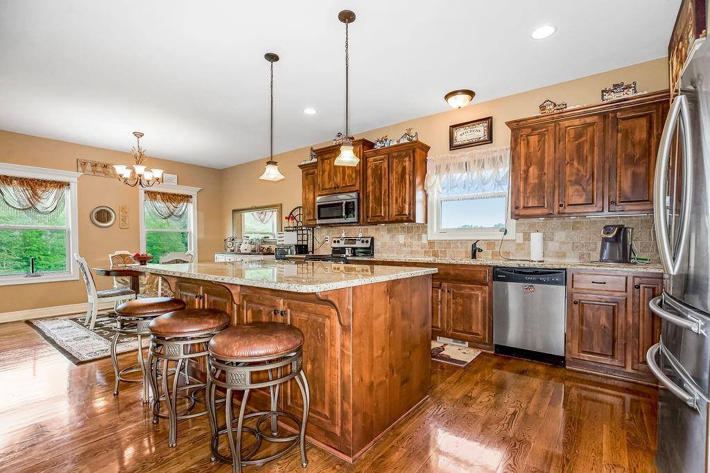 900 Buckeye Lane, Pleasant Hill, MO 64080