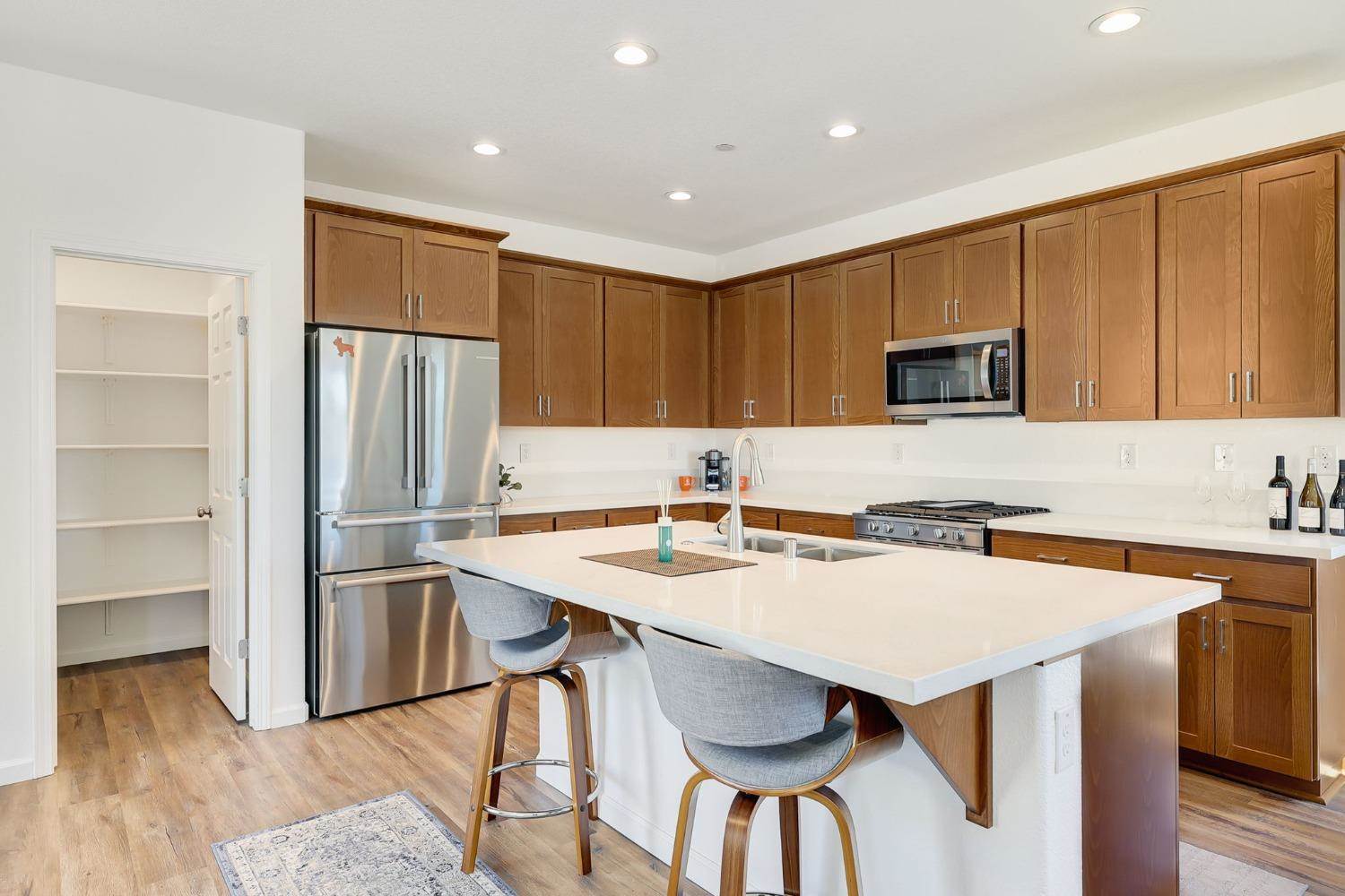 959 Wyatt Lane, Winters, CA 95694