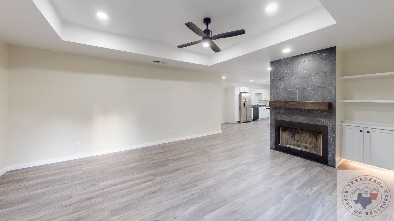 126 Presidio Pl, Wake Village, TX 75501