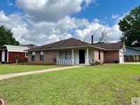 126 Presidio Pl, Wake Village, TX 75501