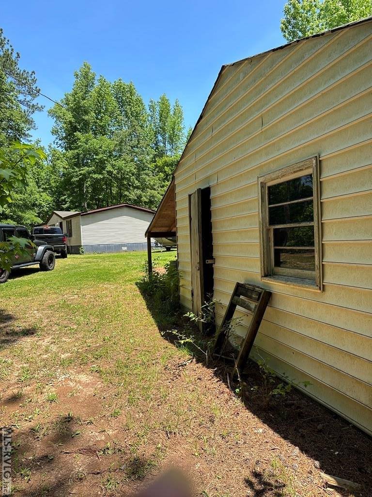 2112 Doctor Purdy Rd, La Crosse, VA 23950