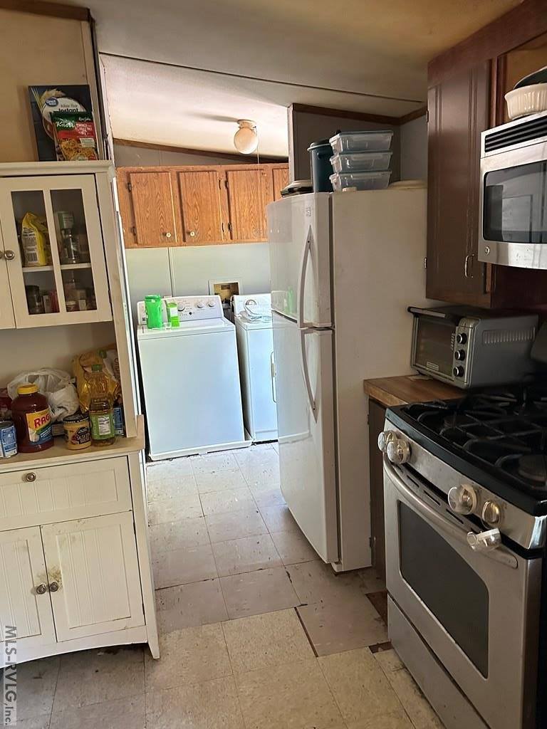 2112 Doctor Purdy Rd, La Crosse, VA 23950