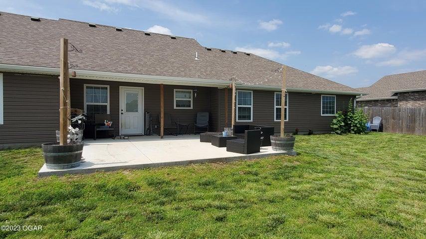 804 Summerlyn Lane, Carl Junction, MO 64834