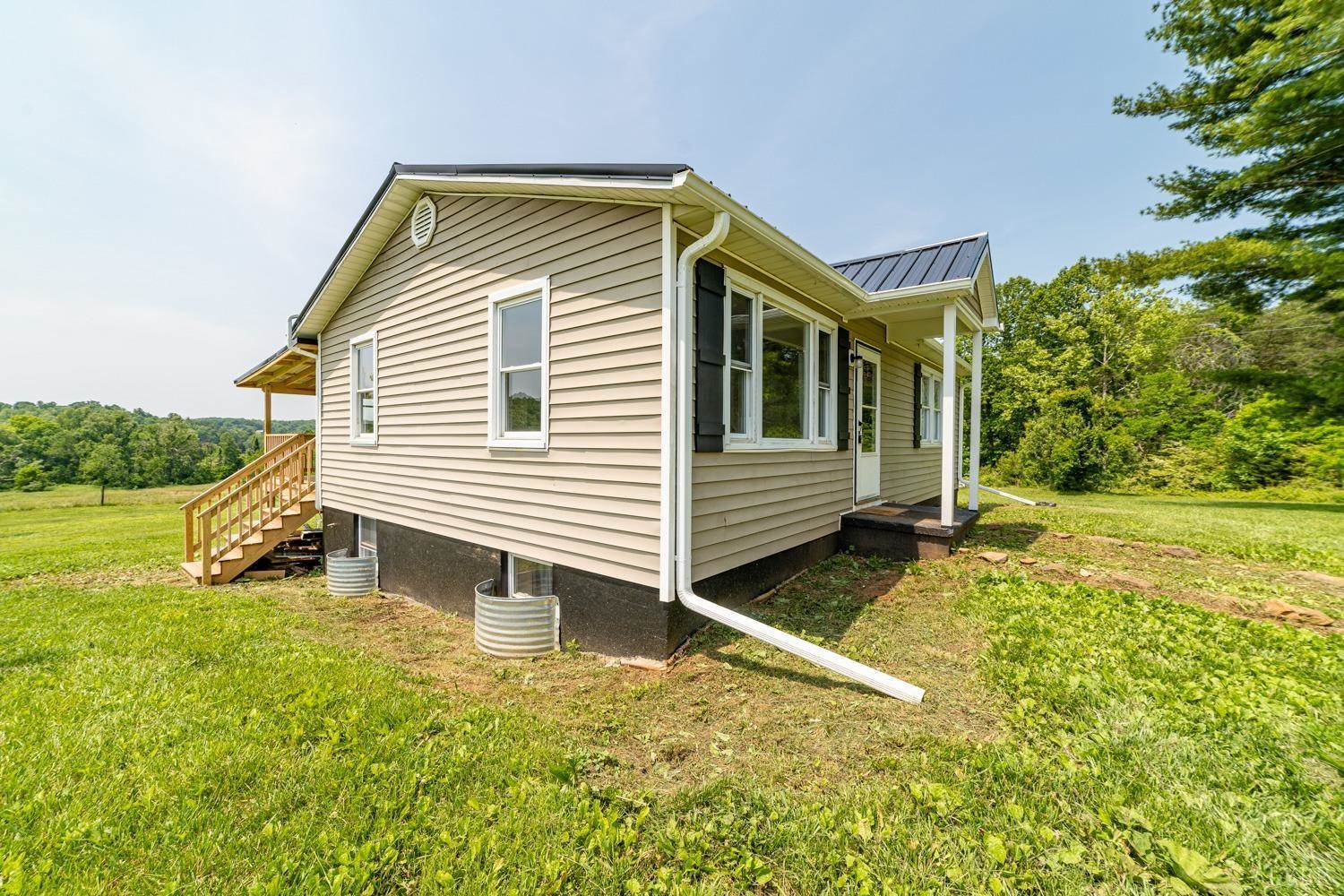 2090 N Creek Road, Appomattox, VA 24522