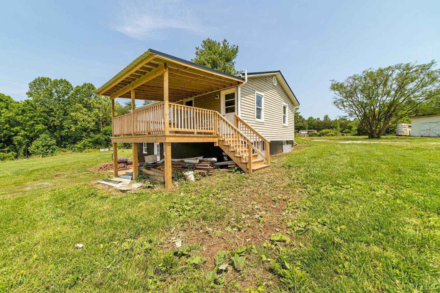 2090 N Creek Road, Appomattox, VA 24522