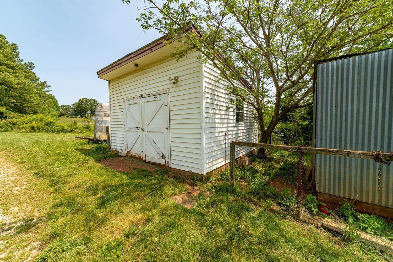 2090 N Creek Road, Appomattox, VA 24522