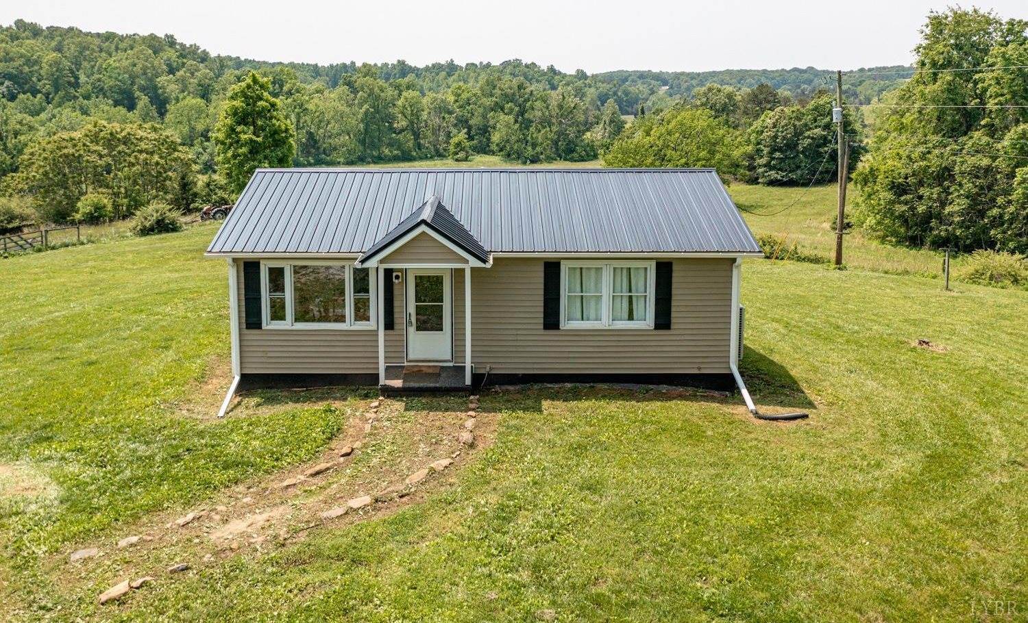 2090 N Creek Road, Appomattox, VA 24522