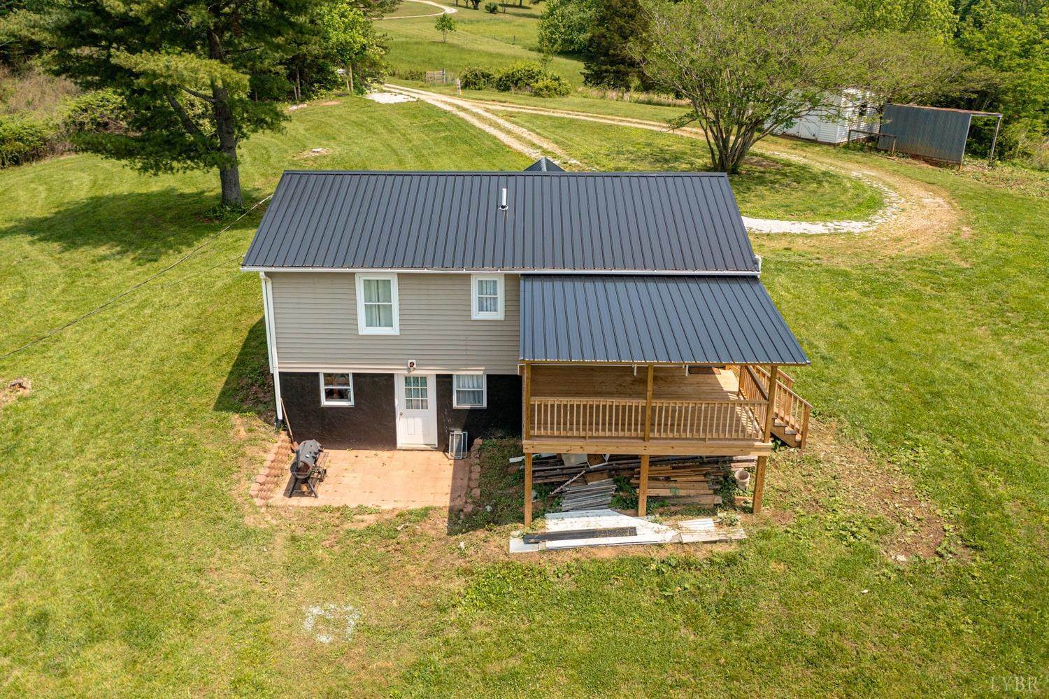 2090 N Creek Road, Appomattox, VA 24522