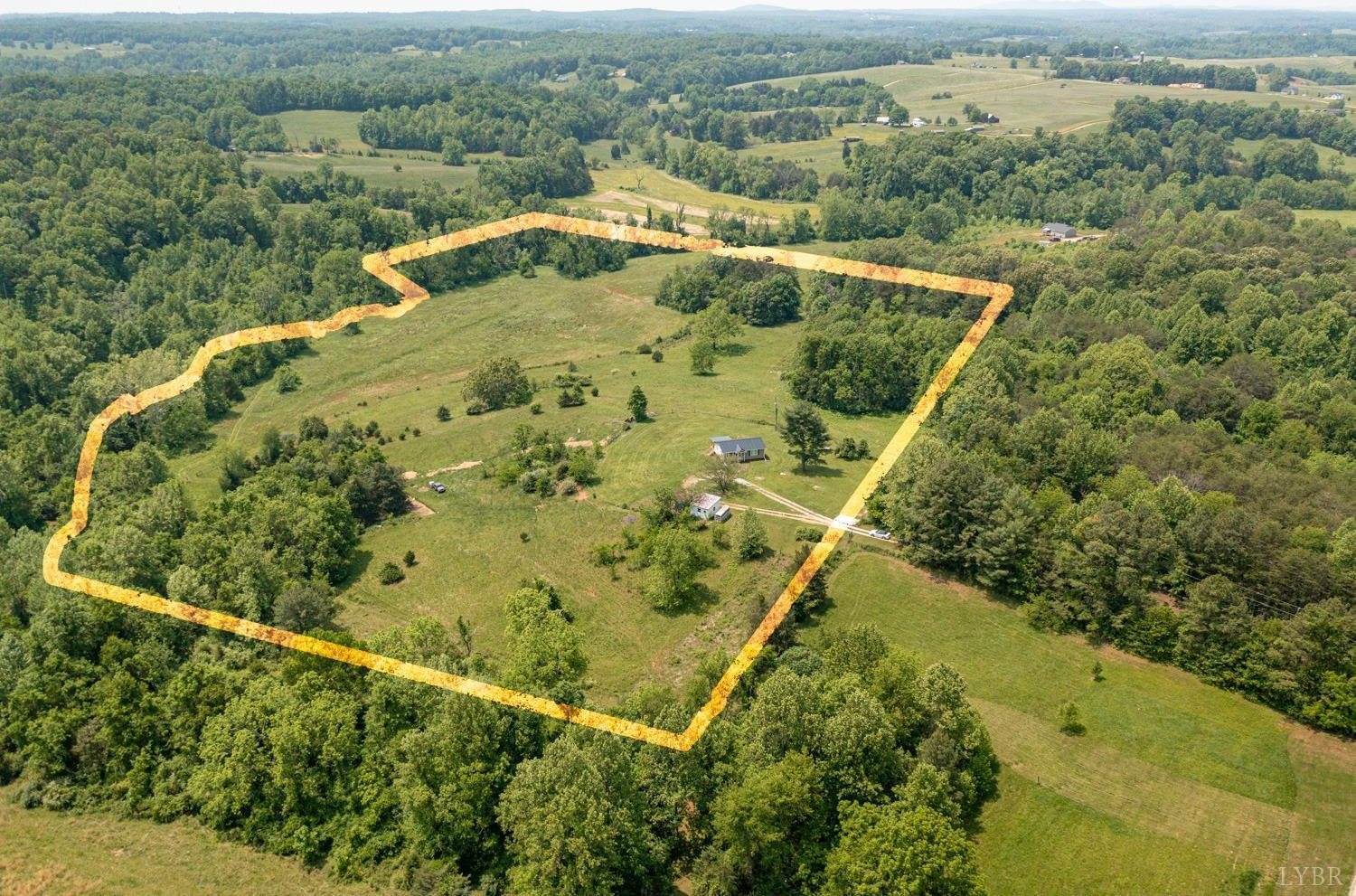 2090 N Creek Road, Appomattox, VA 24522