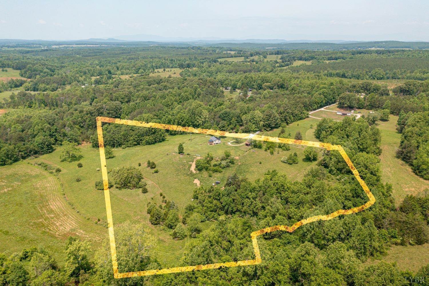 2090 N Creek Road, Appomattox, VA 24522