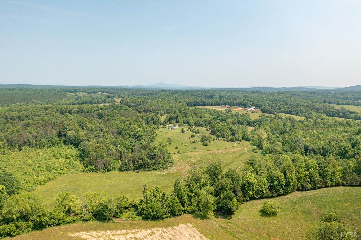 2090 N Creek Road, Appomattox, VA 24522