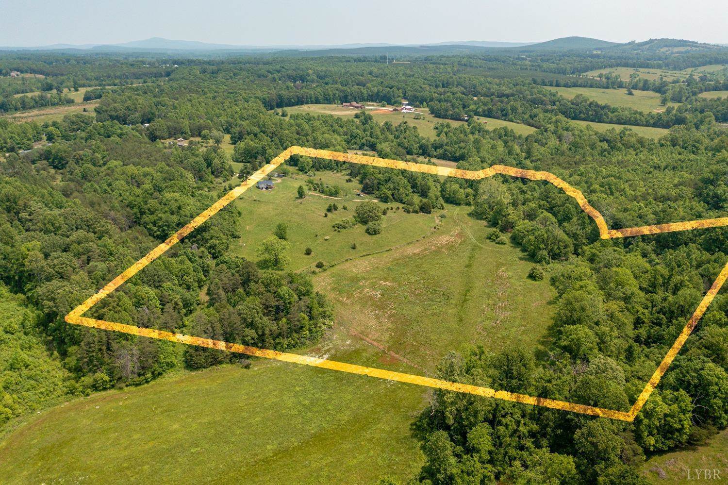 2090 N Creek Road, Appomattox, VA 24522