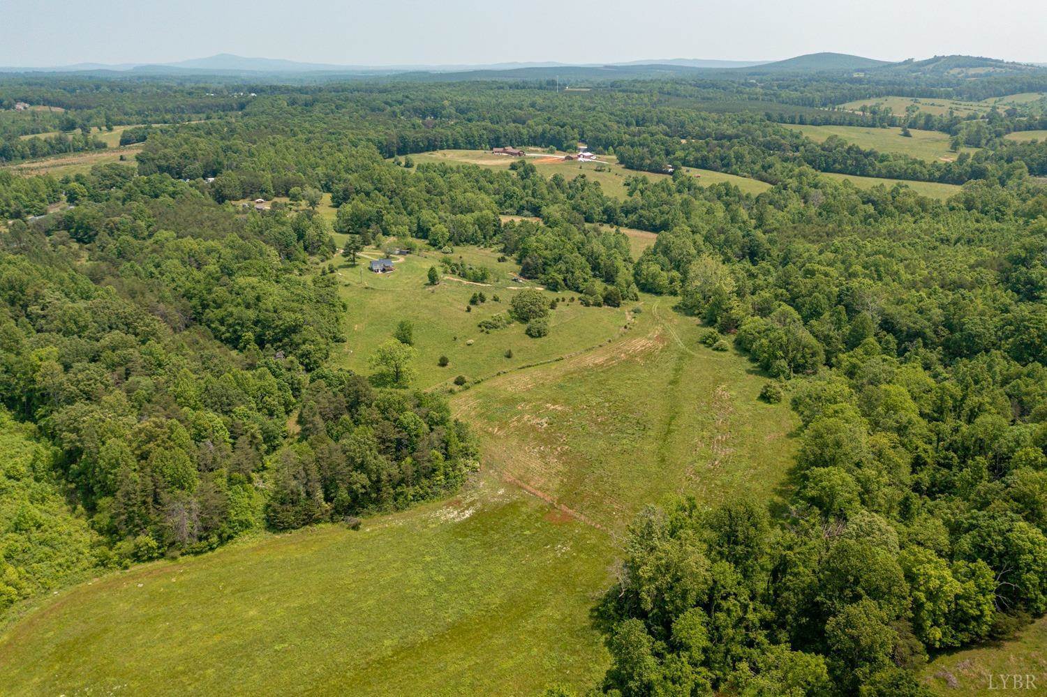 2090 N Creek Road, Appomattox, VA 24522