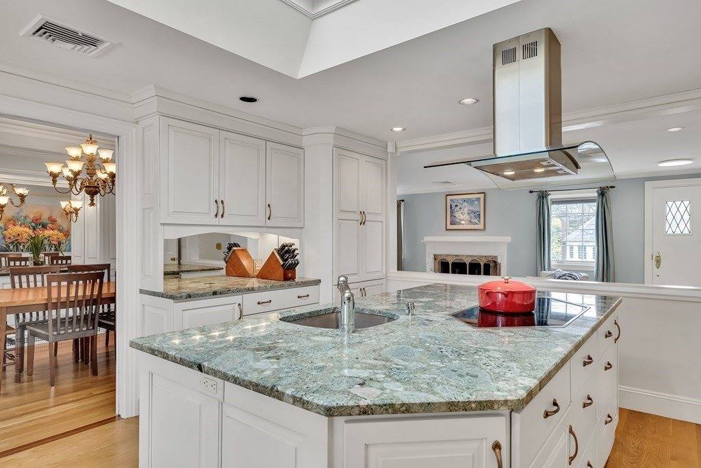 57 Hancock St, Lexington, MA 02420