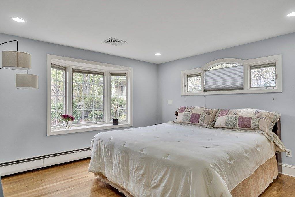 57 Hancock St, Lexington, MA 02420