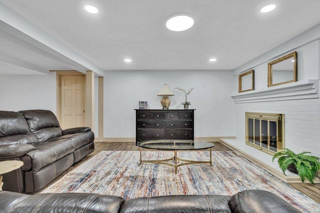 57 Hancock St, Lexington, MA 02420