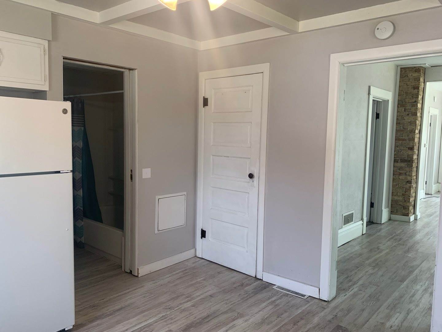 401 South 2nd Avenue, Forreston, IL 61030