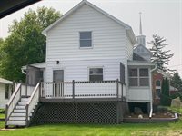 401 South 2nd Avenue, Forreston, IL 61030