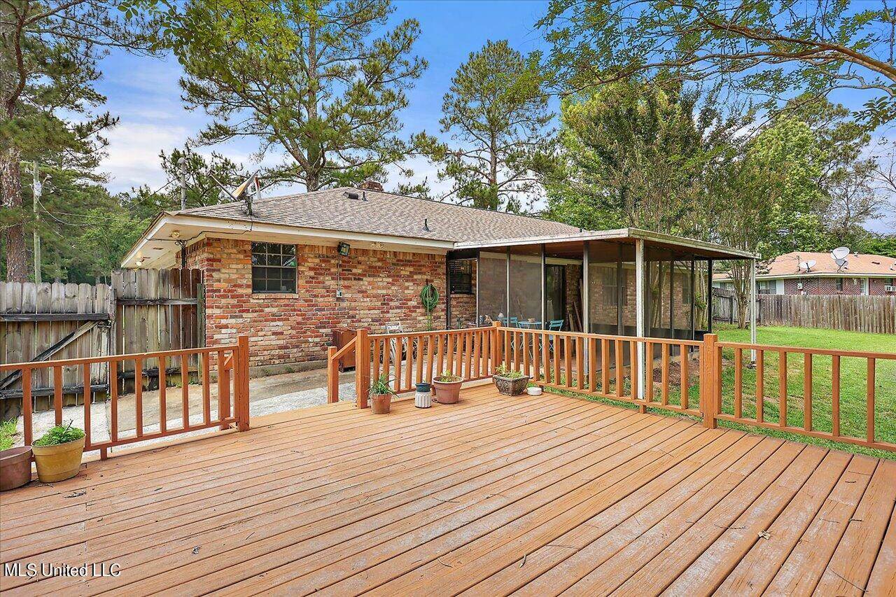 205 Westover Drive, Forest, MS 39074