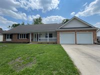 2111 SW 30th St, Topeka, KS 66611