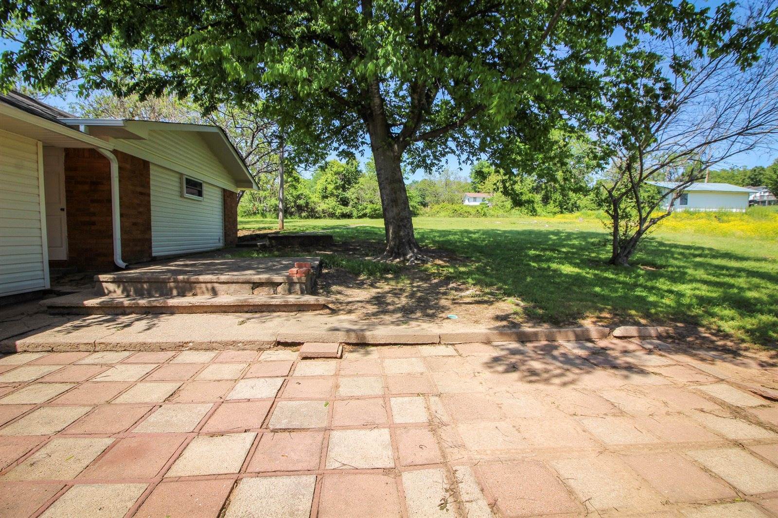 1001 Branch Street, Morrilton, AR 72110