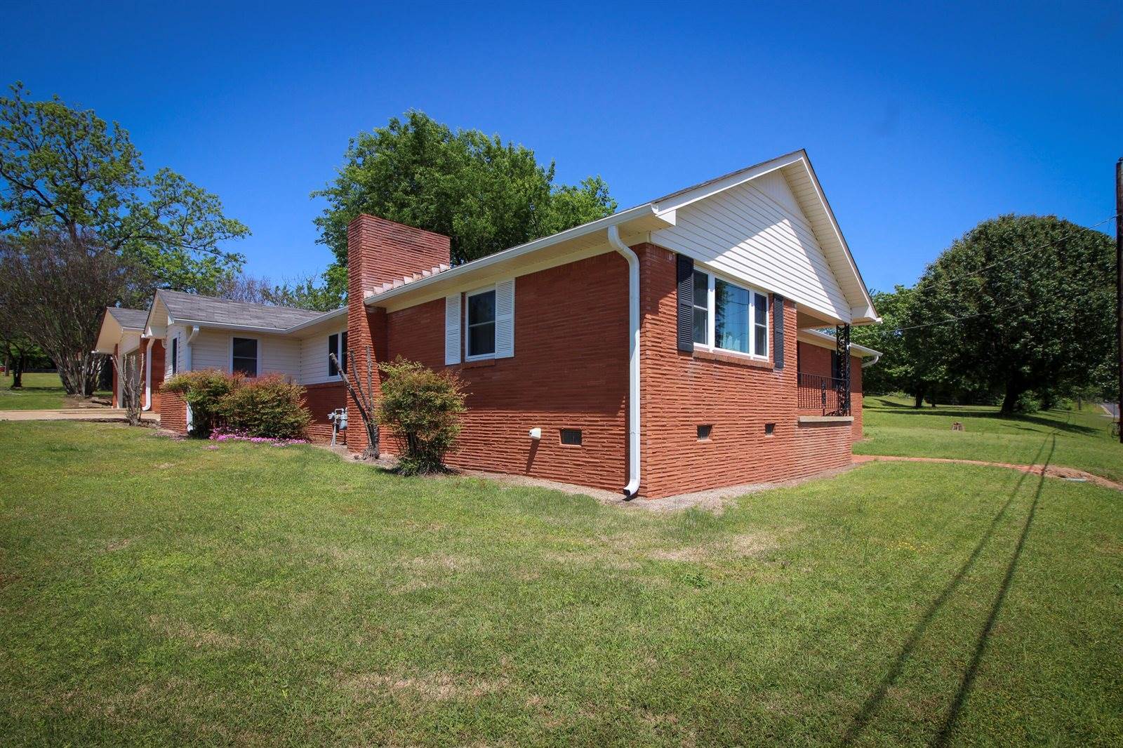 1001 Branch Street, Morrilton, AR 72110