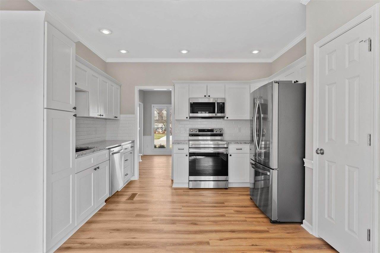 1738 Briar Circle, Bowling Green, KY 42103