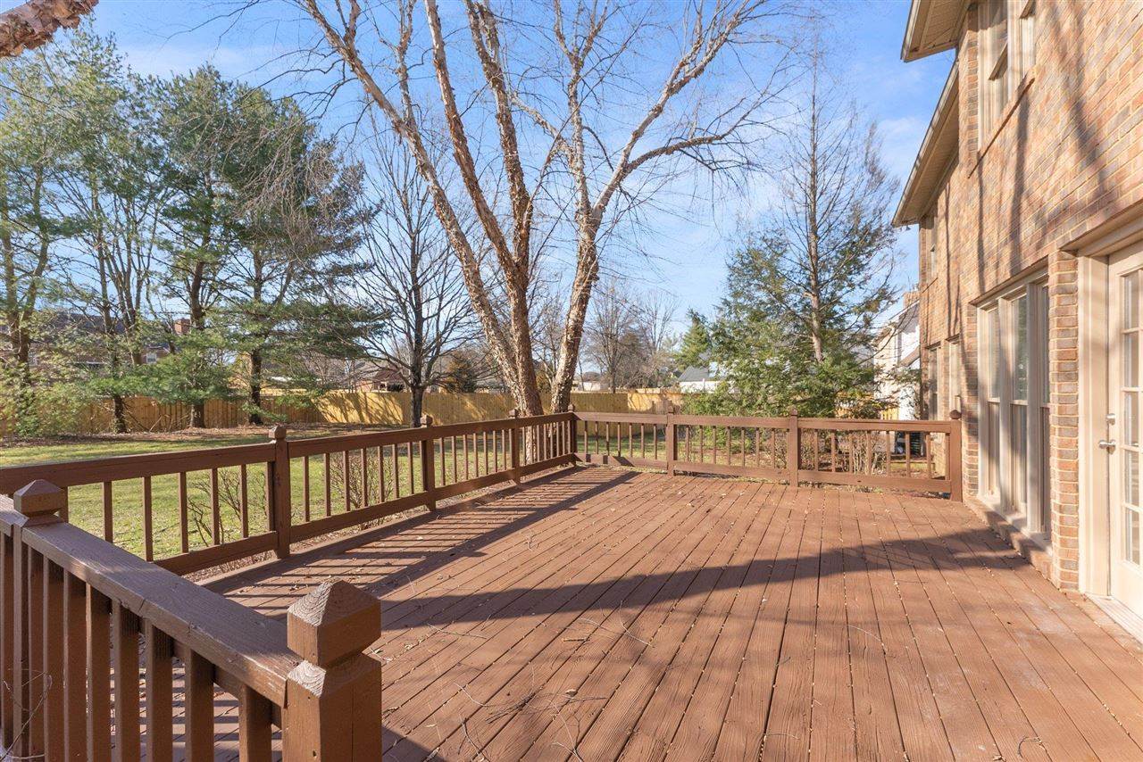 1738 Briar Circle, Bowling Green, KY 42103