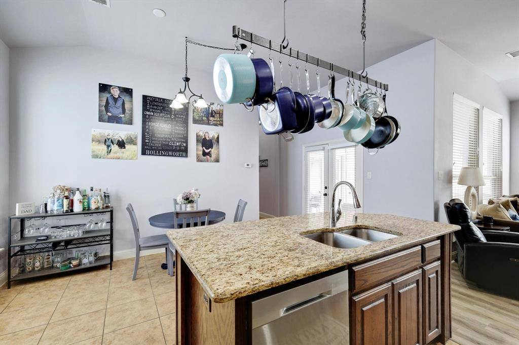 1124 Spanish Moss Drive, Savannah, TX 76227