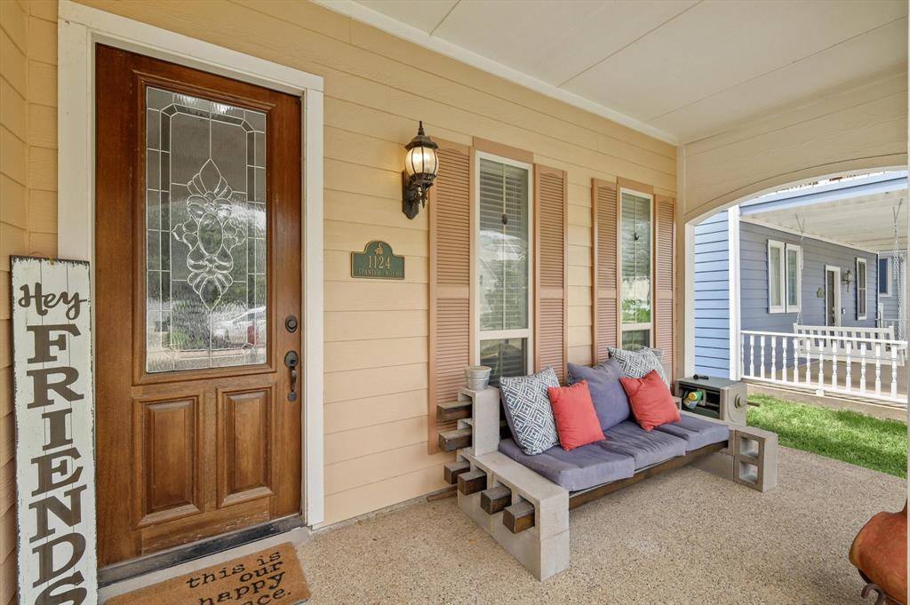 1124 Spanish Moss Drive, Savannah, TX 76227