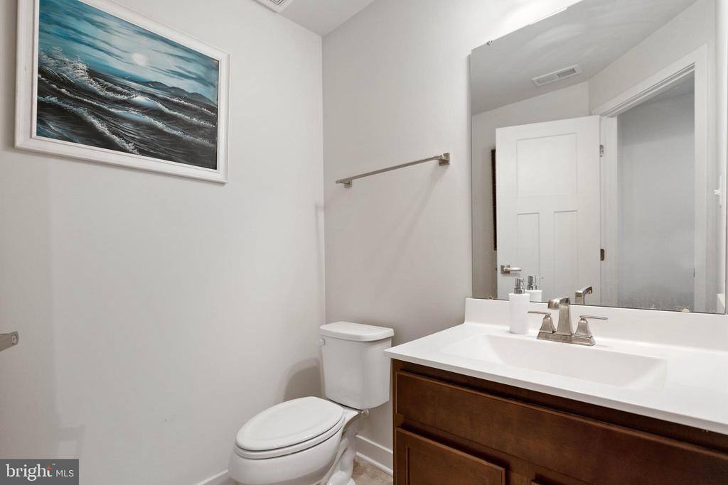 199 Ontario Drive, Falling Waters, WV 25419