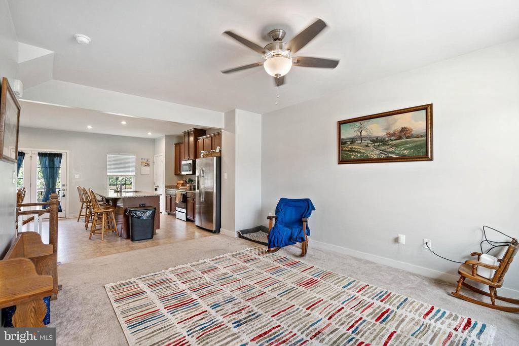 199 Ontario Drive, Falling Waters, WV 25419