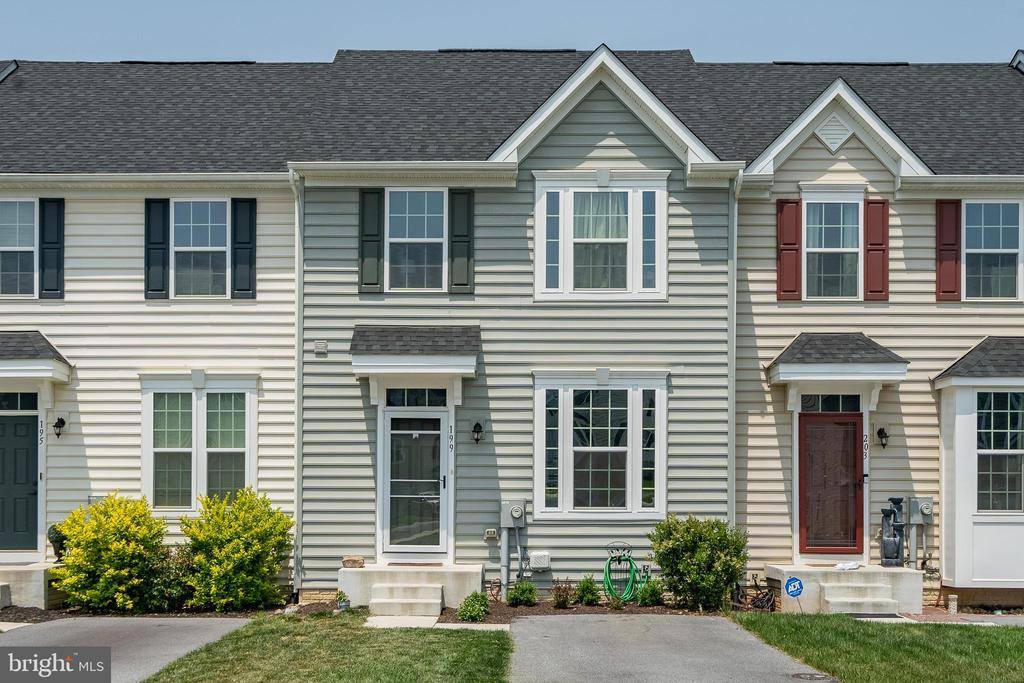 199 Ontario Drive, Falling Waters, WV 25419