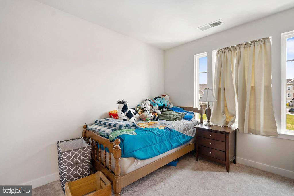 199 Ontario Drive, Falling Waters, WV 25419