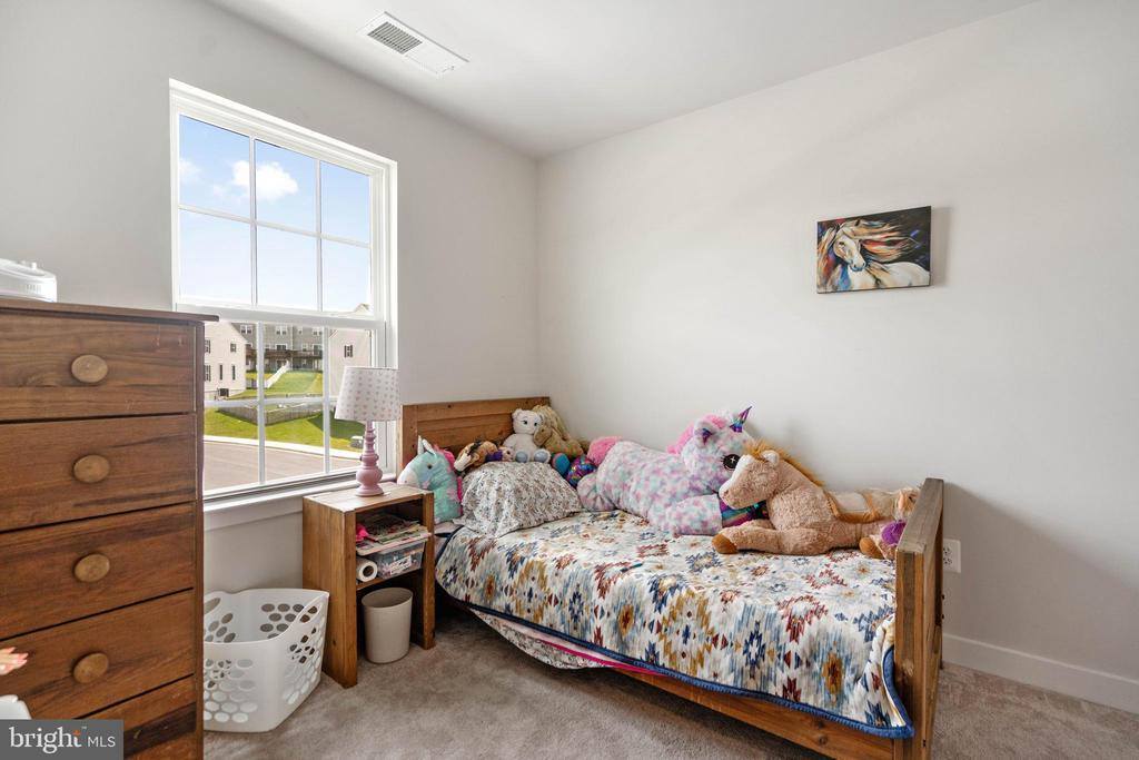 199 Ontario Drive, Falling Waters, WV 25419