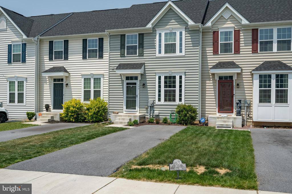 199 Ontario Drive, Falling Waters, WV 25419