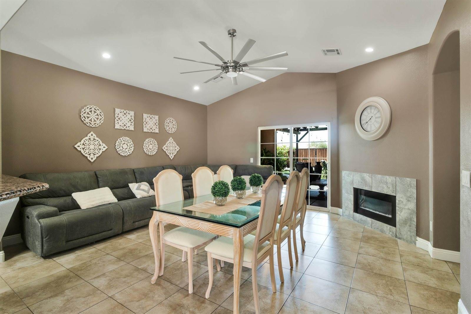 1241 Black Sea Avenue, Thermal, CA 92274