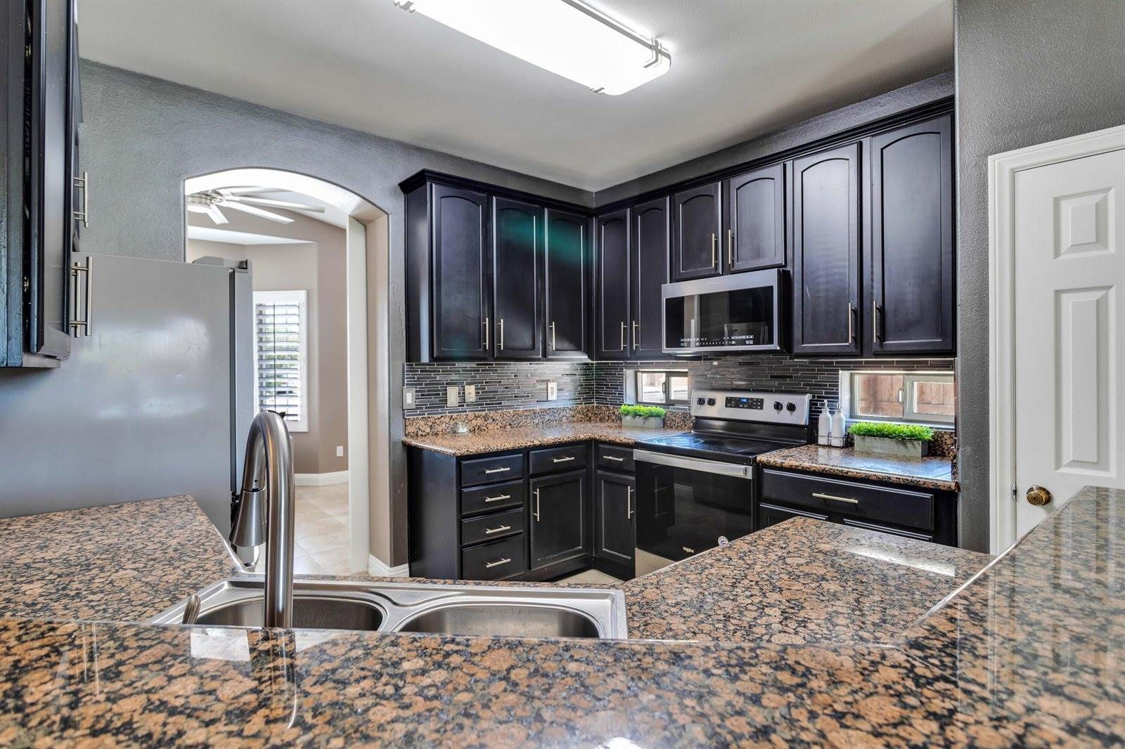 1241 Black Sea Avenue, Thermal, CA 92274